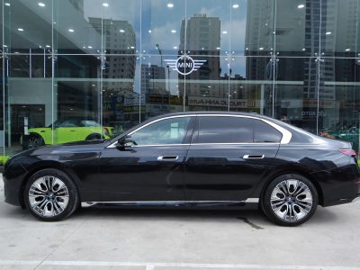 BMW 740i Pure Excellence