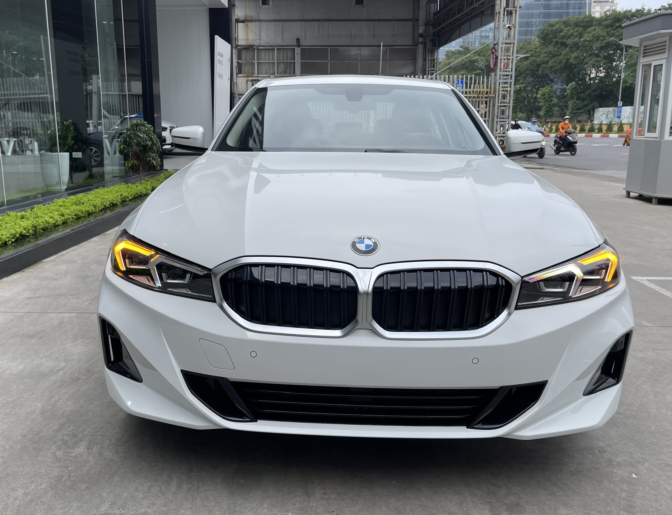 320i 2026